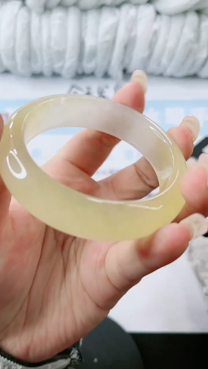 【闪购商品】石英质玉手镯未镶嵌 多样性发货V159