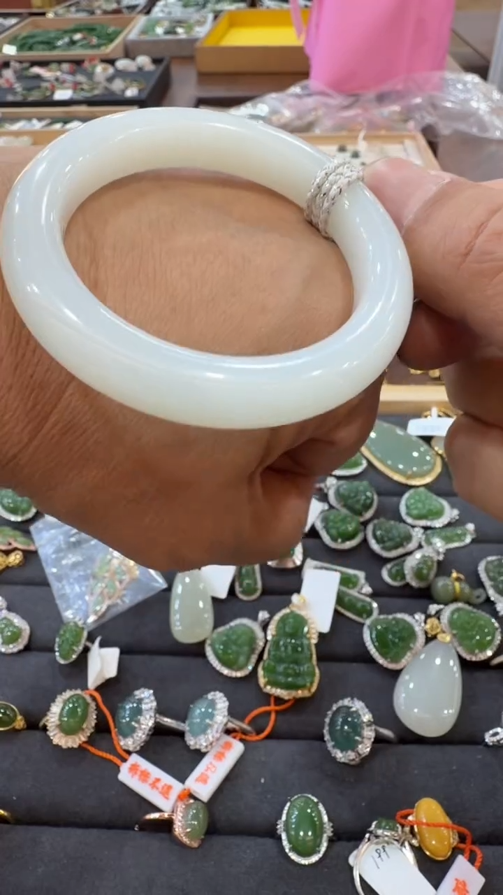 颈饰未镶嵌和田玉手镯51