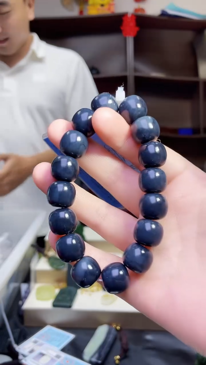 和田玉未镶嵌颈饰1