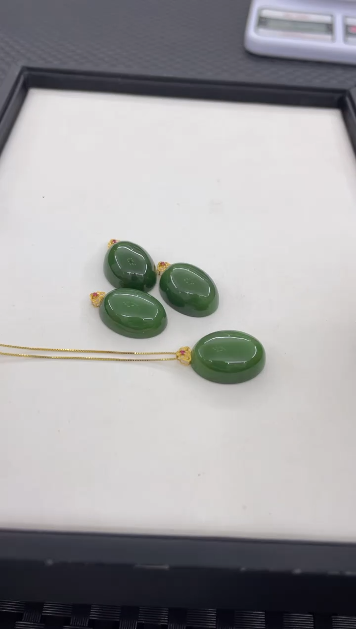 和田玉18K金镶嵌吊坠(不含链)鸽子蛋（多样性发一件）D2528-2