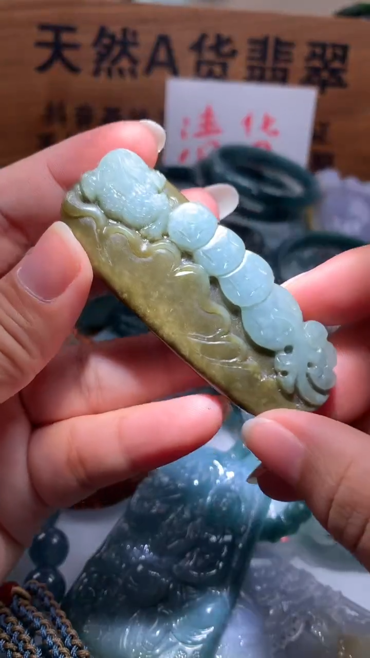 【闪购商品】翡翠颈饰未镶嵌保真天然A货翡翠