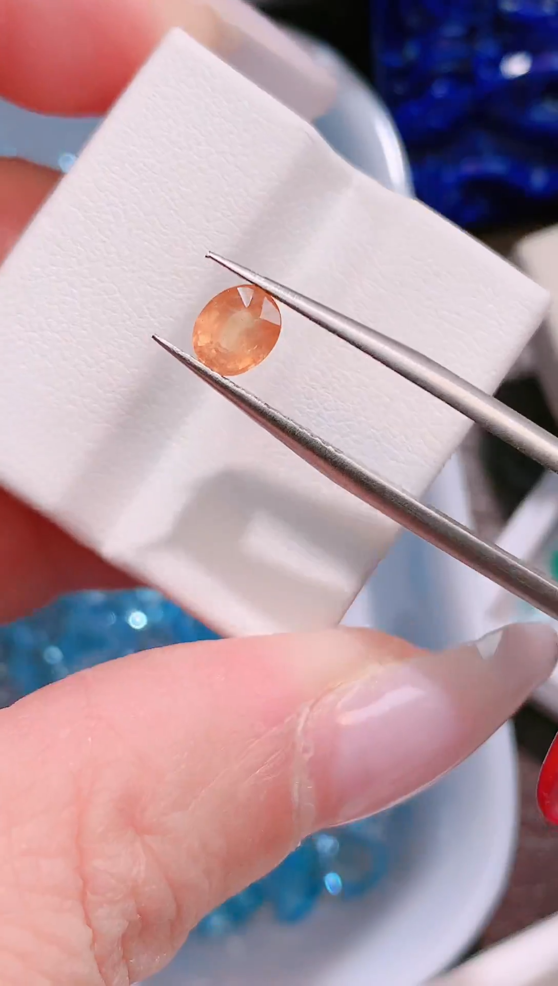 未镶嵌珠宝半成品石榴石（芬达石）0.94ct