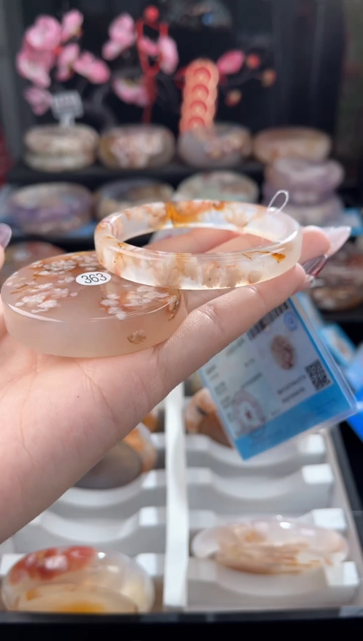 【闪购商品】石英质玉手镯未镶嵌55