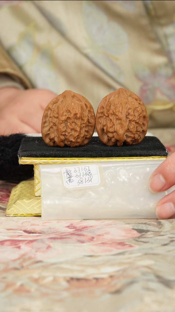 【闪购商品】文玩核桃把件马蹄