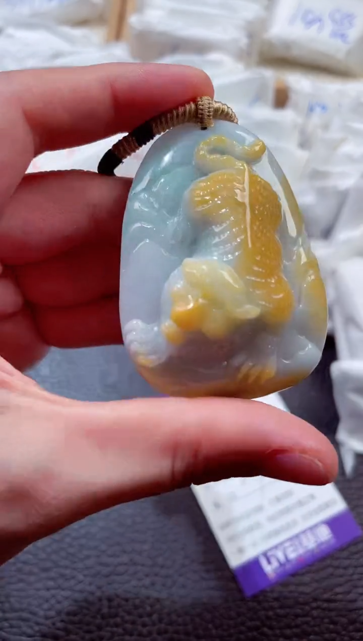 翡翠未镶嵌颈饰00006974