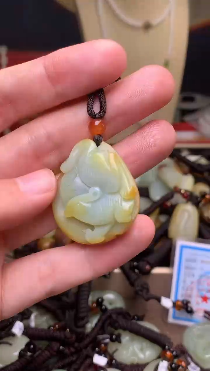 颈饰未镶嵌和田玉新疆料青海料清水和田玉吊坠