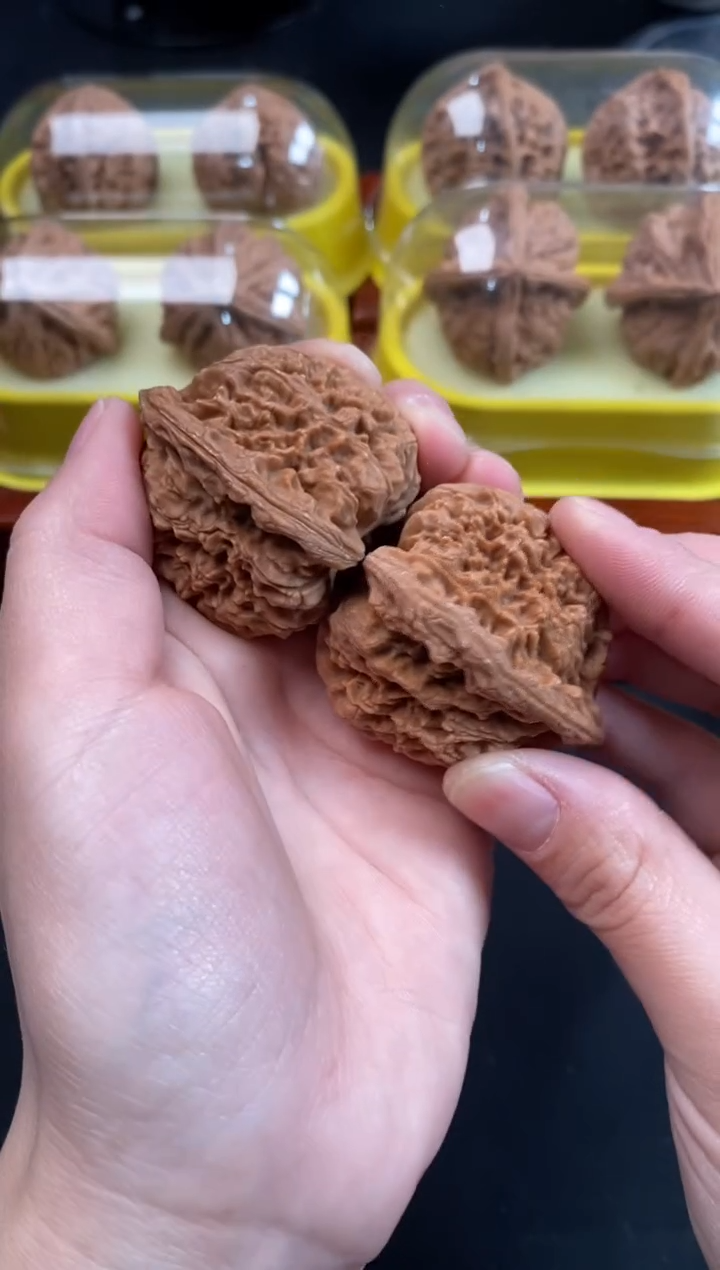 把件文玩核桃南疆石40尺Q649