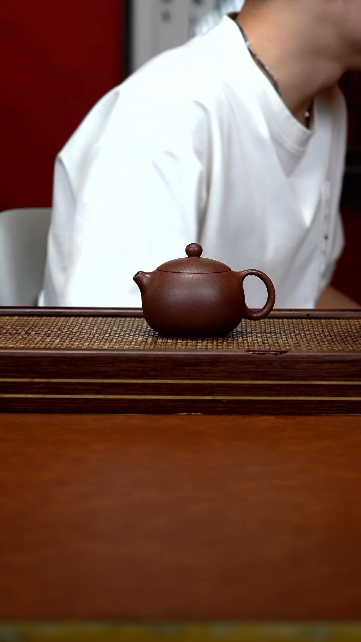 茶壶紫砂  ZQ    底槽清    西施    200cc     全手工