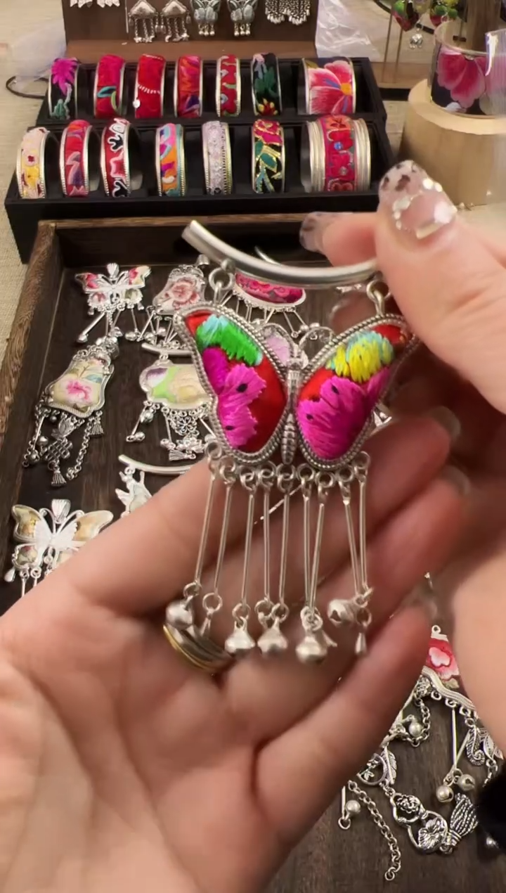 【闪购商品】织绣民族风老绣饰品461