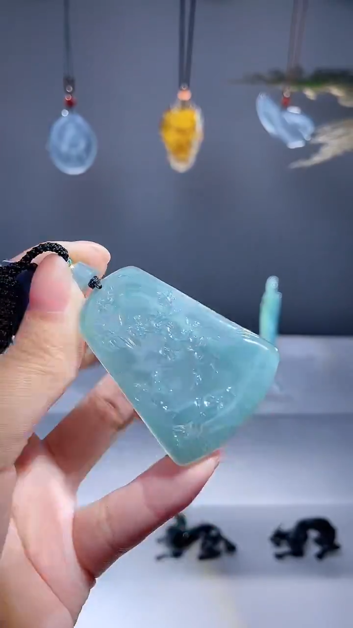 颈饰未镶嵌翡翠山水