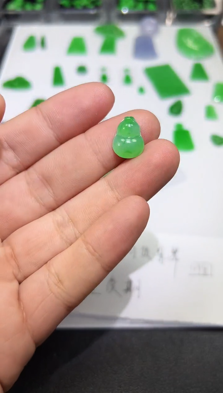 裸石翡翠天然缅甸A货翡翠一件