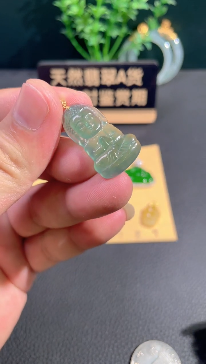 颈饰18K金镶嵌翡翠翡翠