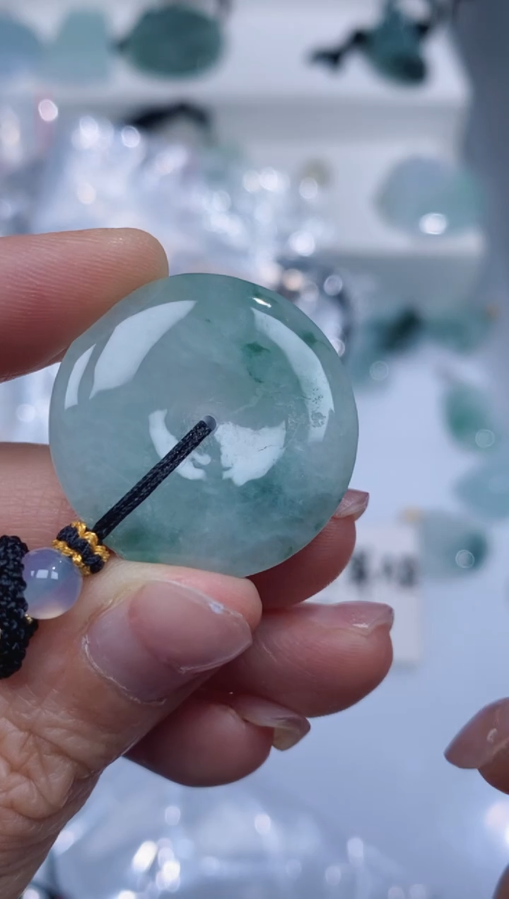 颈饰未镶嵌翡翠吊坠