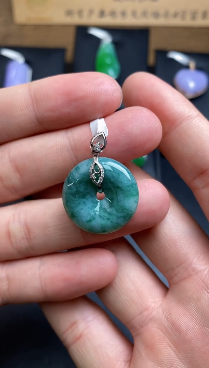 【闪购商品】翡翠颈饰18K金镶嵌翡翠