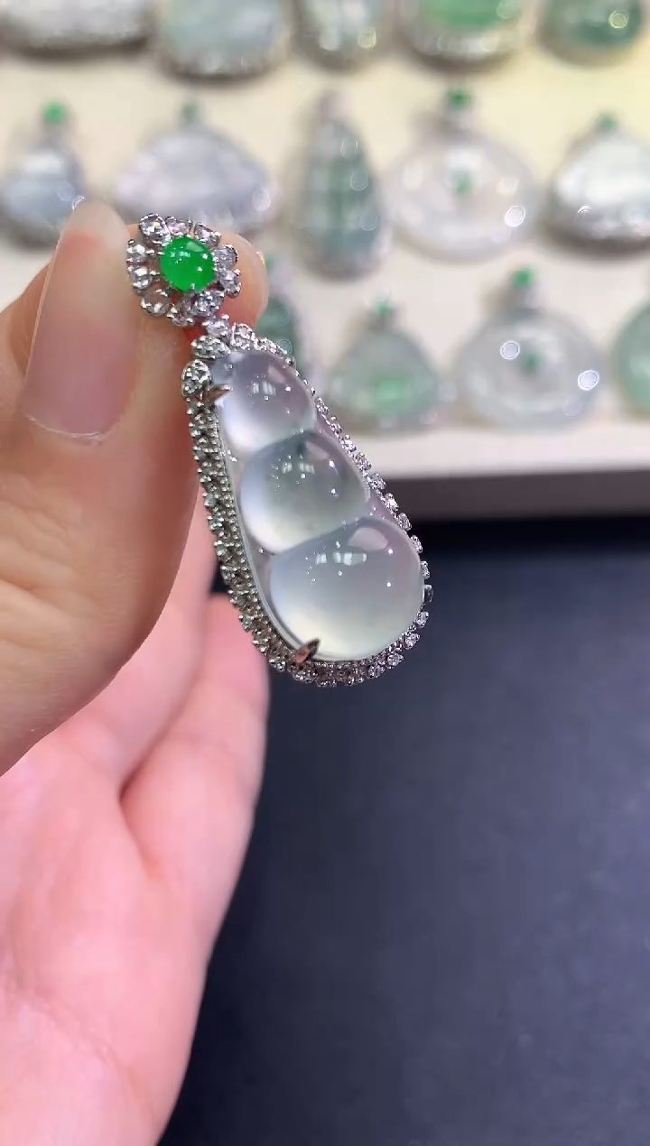 【闪购商品】翡翠颈饰18K金镶嵌B124   