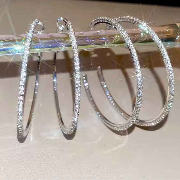 钛钢耳饰 漫蔻   E   满天星爆闪素圈满锆石耳环