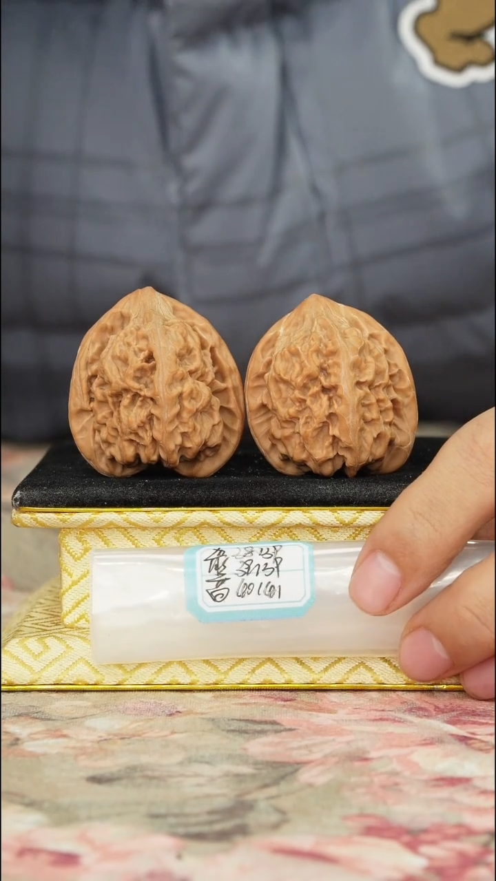 【闪购商品】文玩核桃把件马蹄