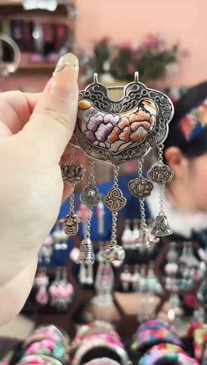 艺枝独绣手工饰品110