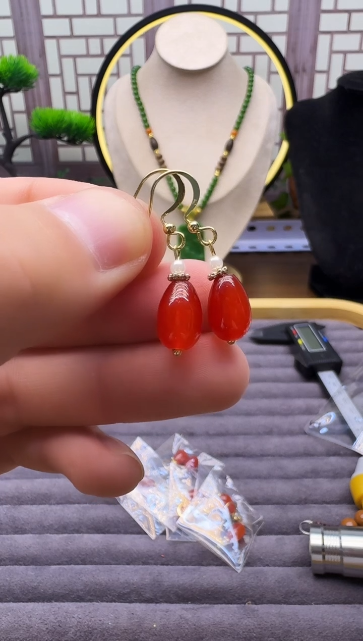 14K金镶嵌南红玛瑙耳饰E174      