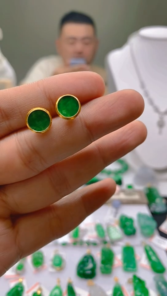 【闪购商品】翡翠颈饰18K金镶嵌新号开播，全场乱卖