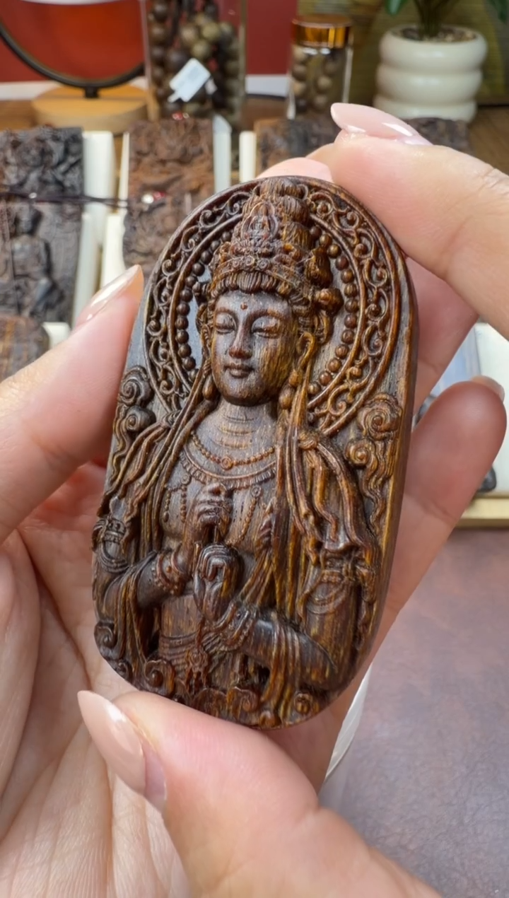 木木雕款芽庄  合十观音 7cm送养香瓶