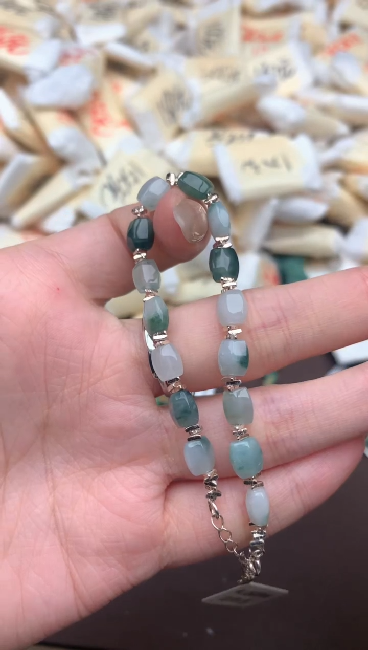 【闪购商品】翡翠挂件未镶嵌— 
