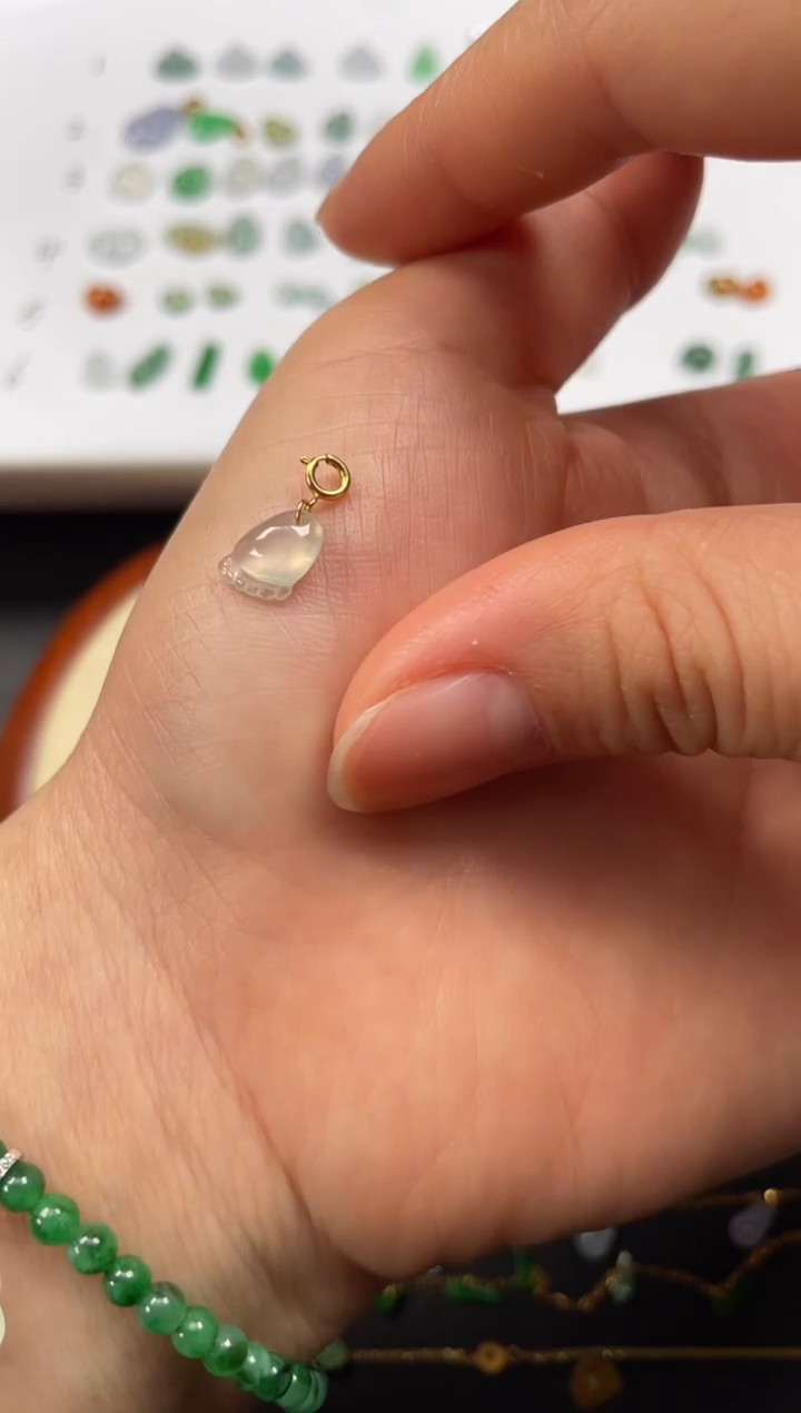 吊坠(不含链)18K金镶嵌翡翠一个JK521