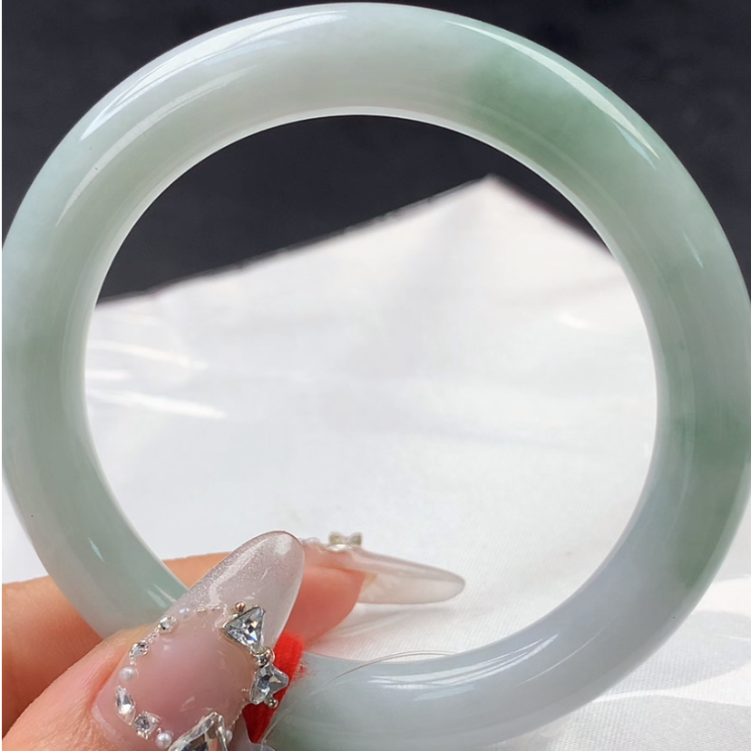 【精典翡翠精选】抖音基地发货 天然A货翡翠手镯圆条浅果绿