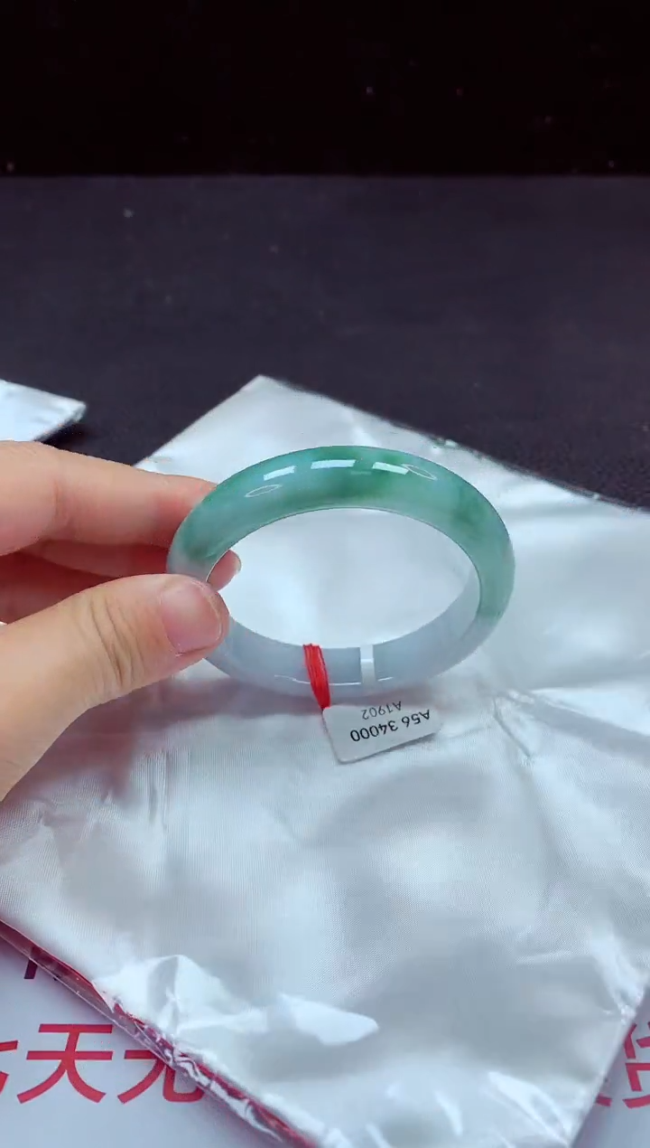 【闪购商品】翡翠手镯足银镶嵌镯子56+