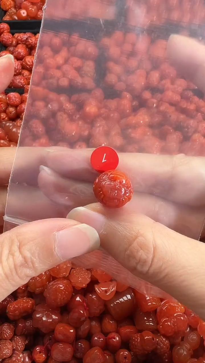 颈饰未镶嵌南红玛瑙1