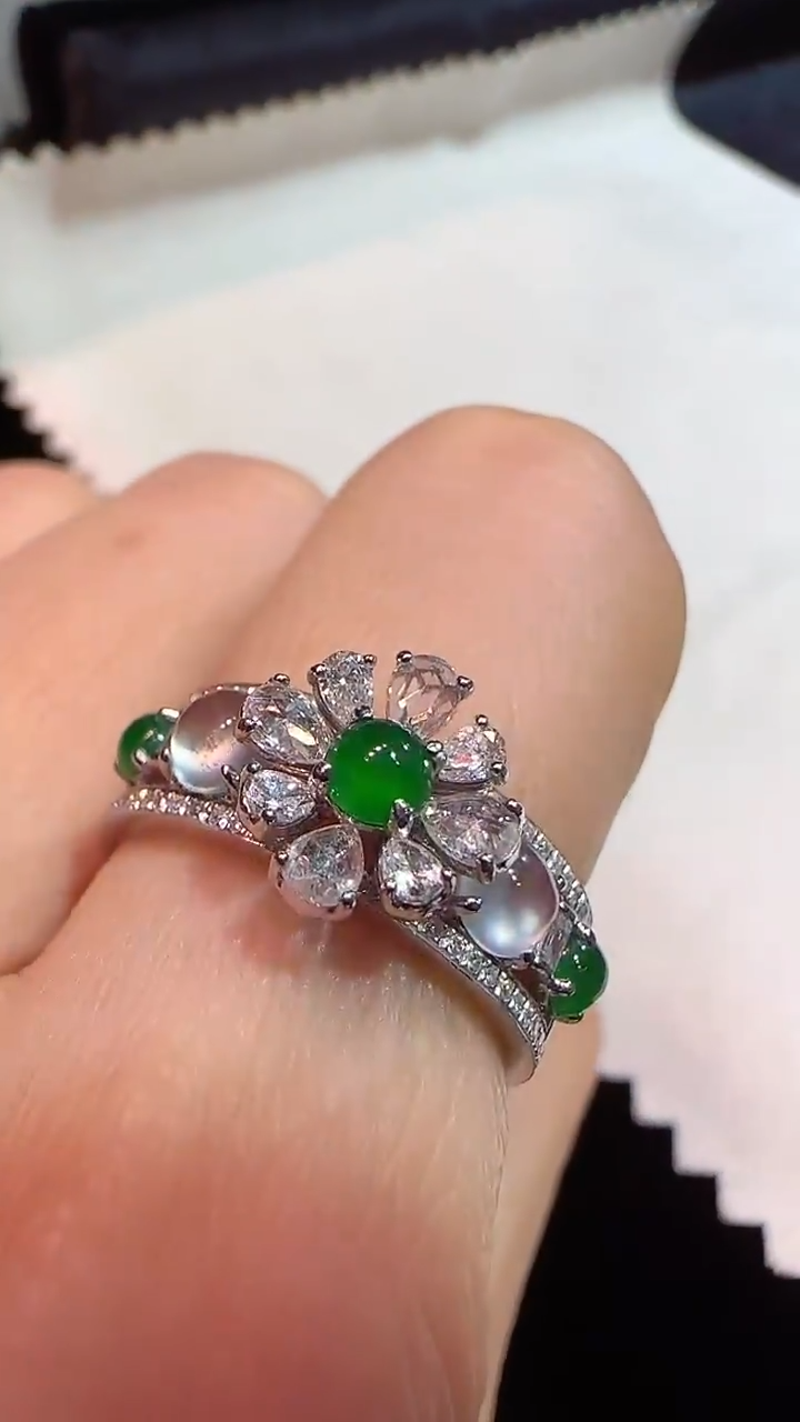 【闪购商品】翡翠戒指18K金镶嵌戒指