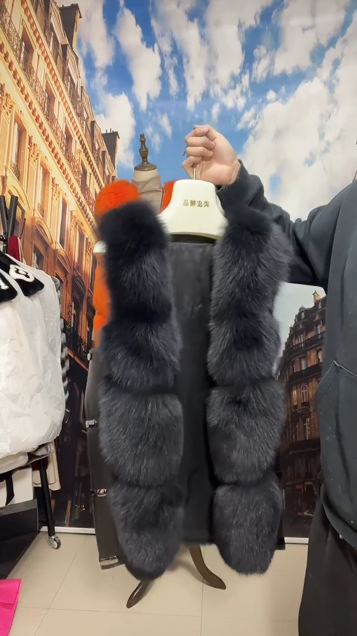 三醋酯纤维聚酯纤维（涤纶）狐狸马甲真皮真毛