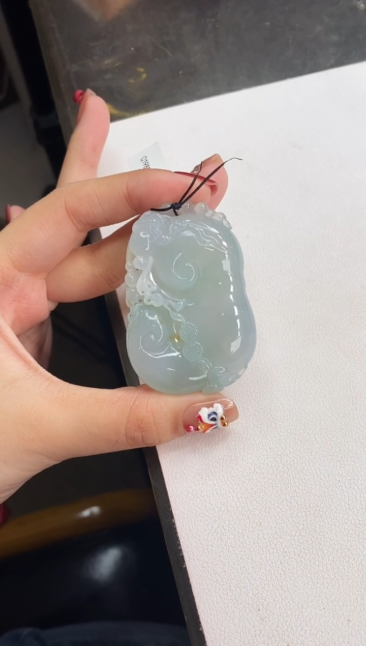 【闪购商品】翡翠颈饰未镶嵌如意