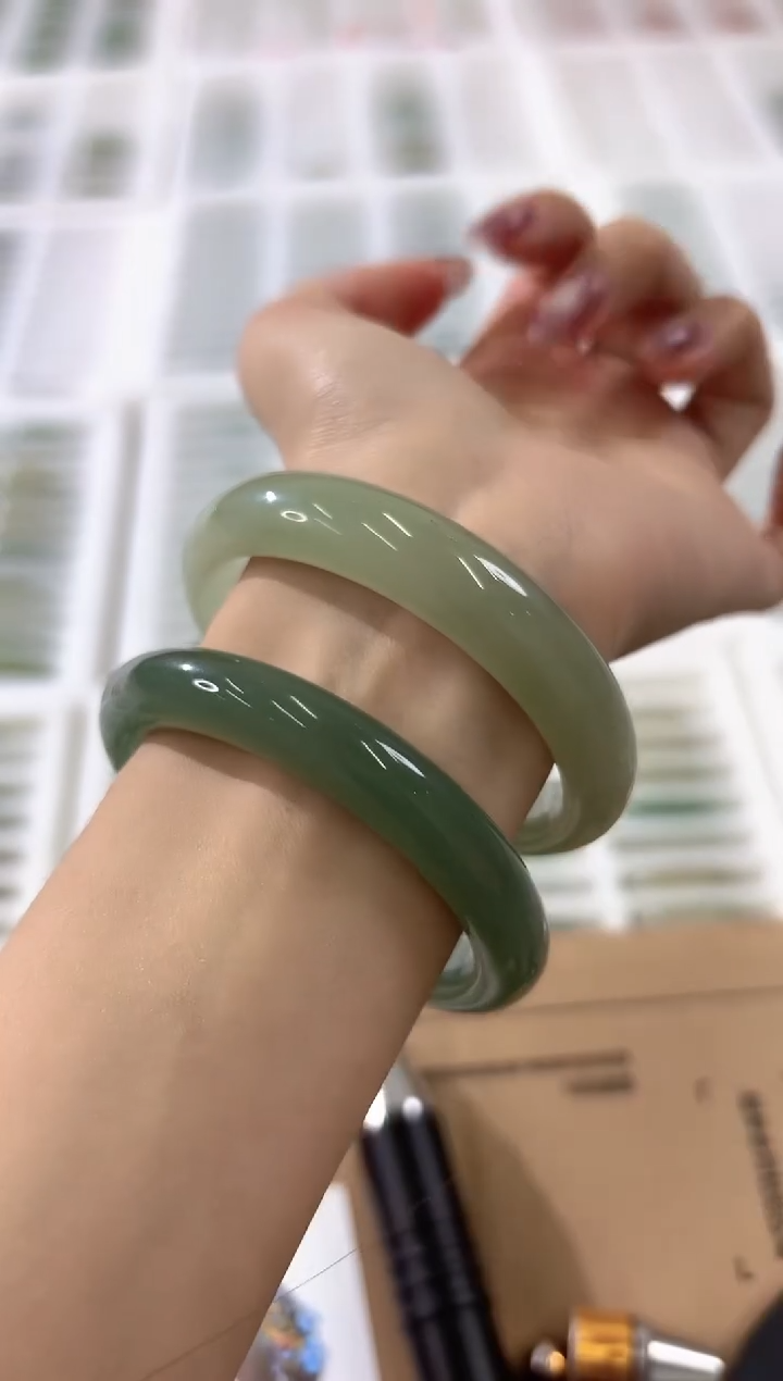未镶嵌手镯石英质玉133-58D