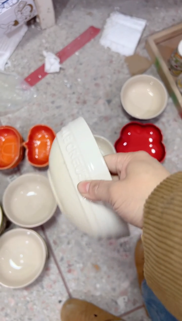 【闪购商品】碟微瑕---6英寸面----米白