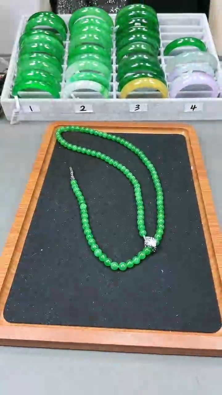 【闪购商品】砖雕s34 辣阳绿灵蛇项链 卡8mm