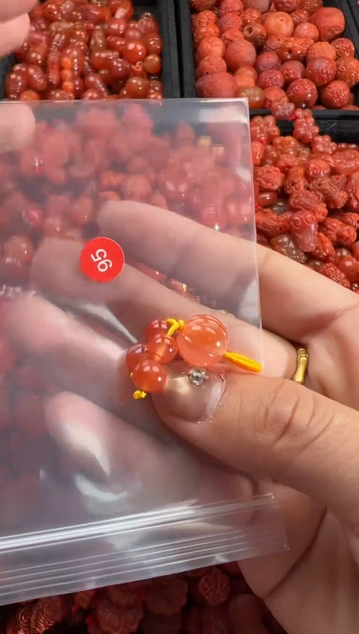 【闪购商品】南红玛瑙颈饰未镶嵌2
