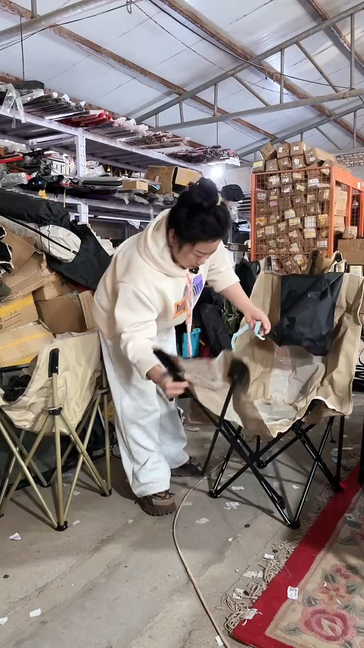 铁瑕疵不售后椅子 15