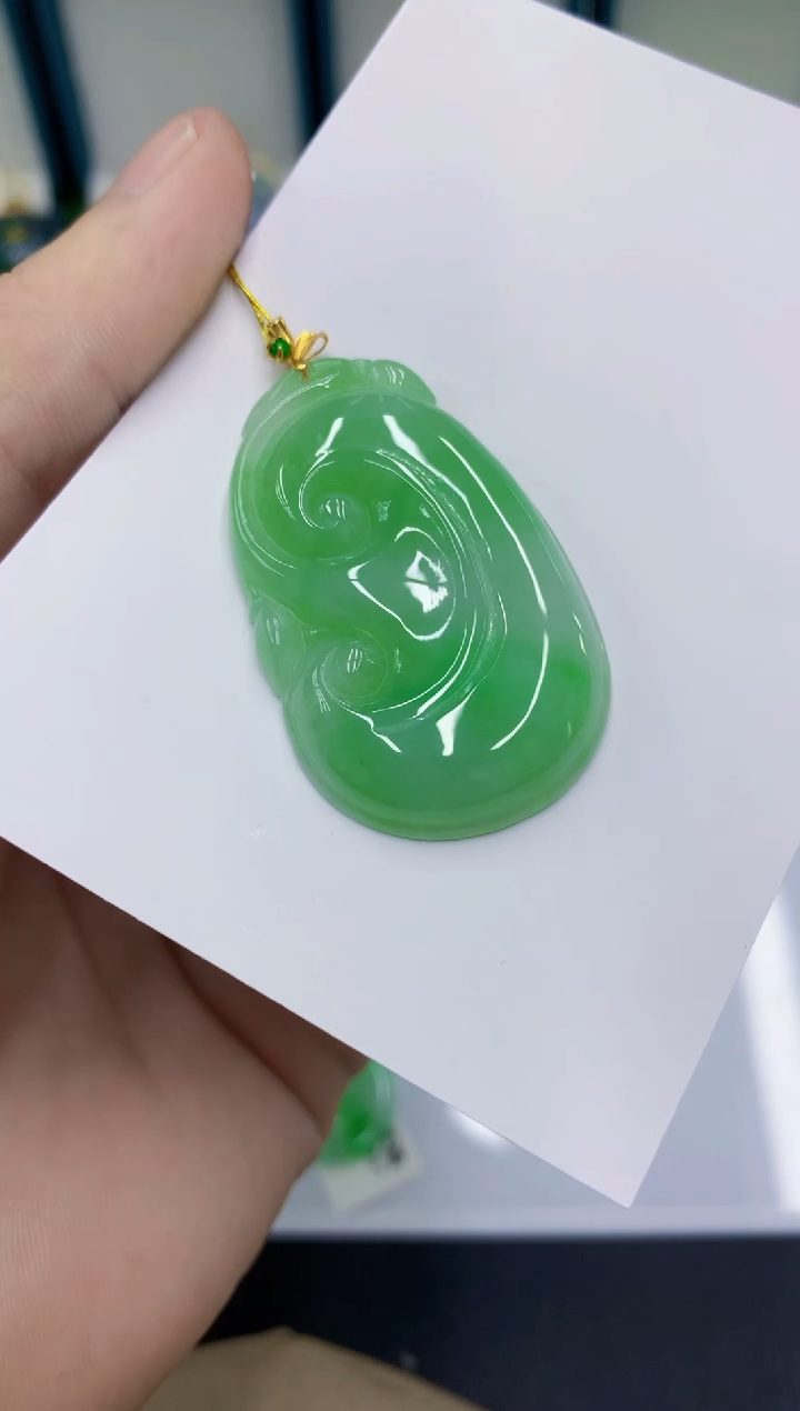 颈饰18K金镶嵌翡翠翡翠