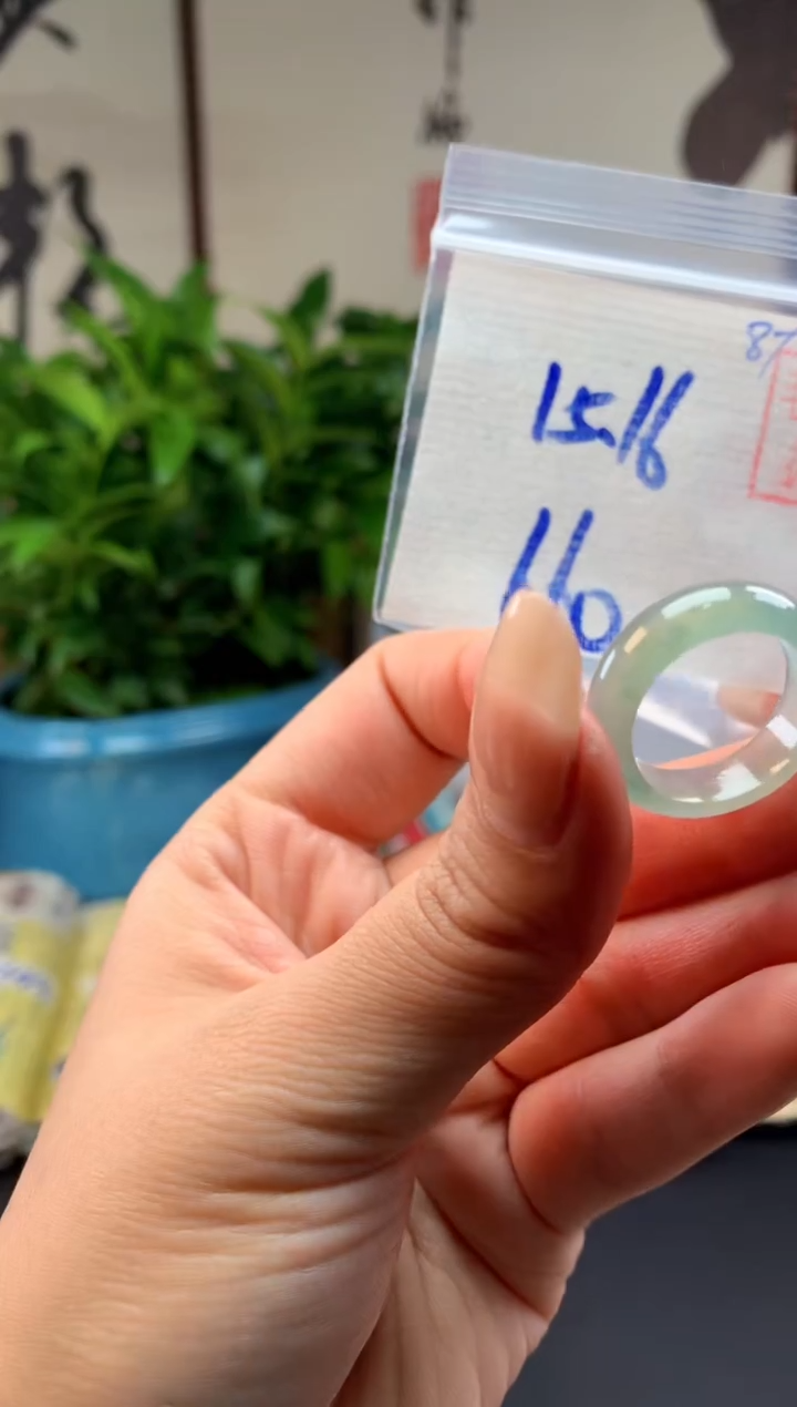 【闪购商品】定制翡翠未镶嵌戒圈#660元-毛货需精细抛光