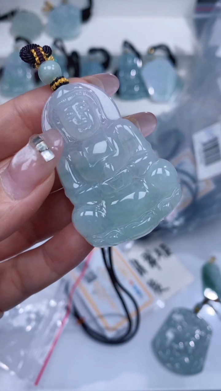 颈饰未镶嵌翡翠吊坠