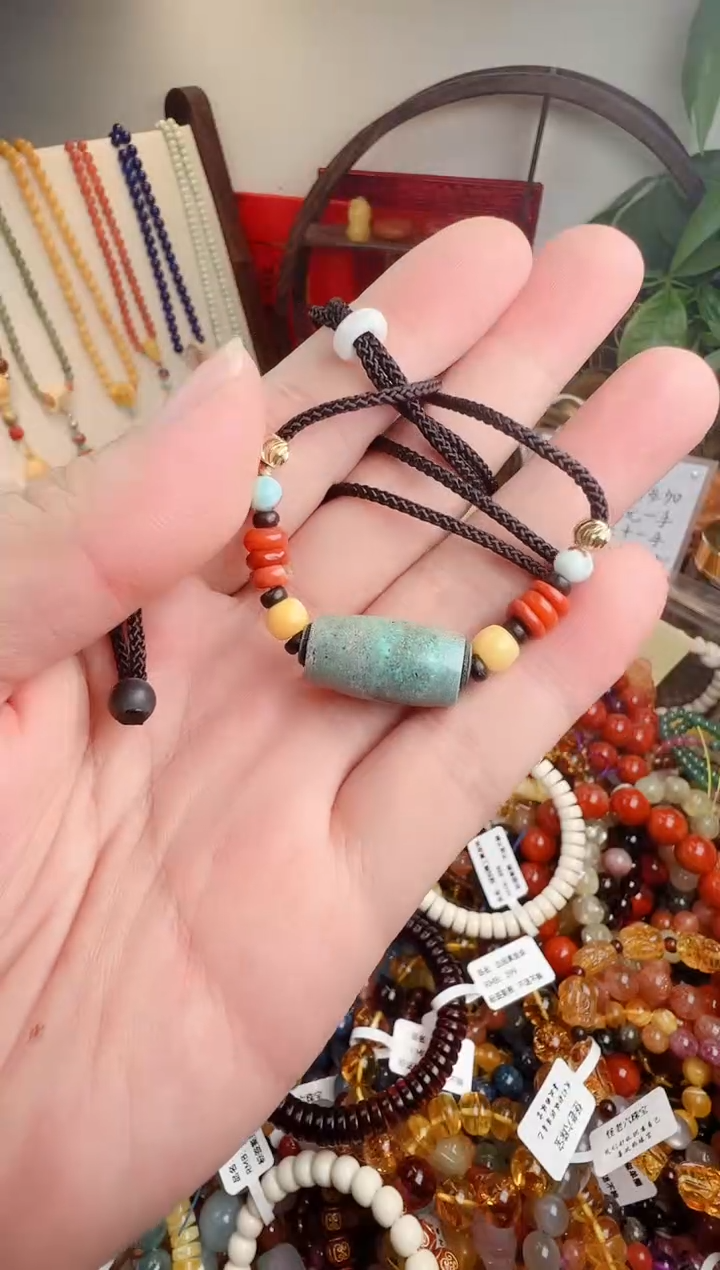 颈饰未镶嵌翡翠爱****妮一物一件）000710