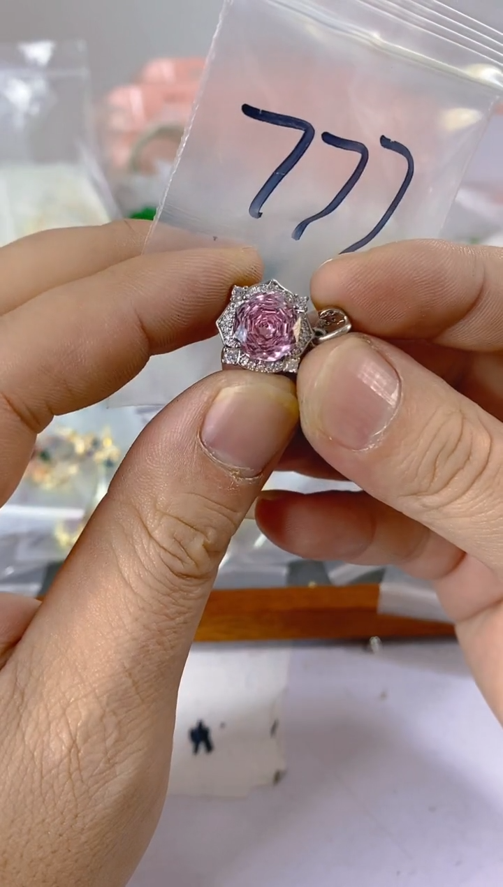 【闪购商品】水晶颈饰银S925镶嵌777红宝，蓝宝，多样性发一件赠链