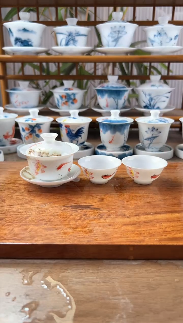 微瑕红鱼荷花80ml三才盖碗+小玉兰杯2个