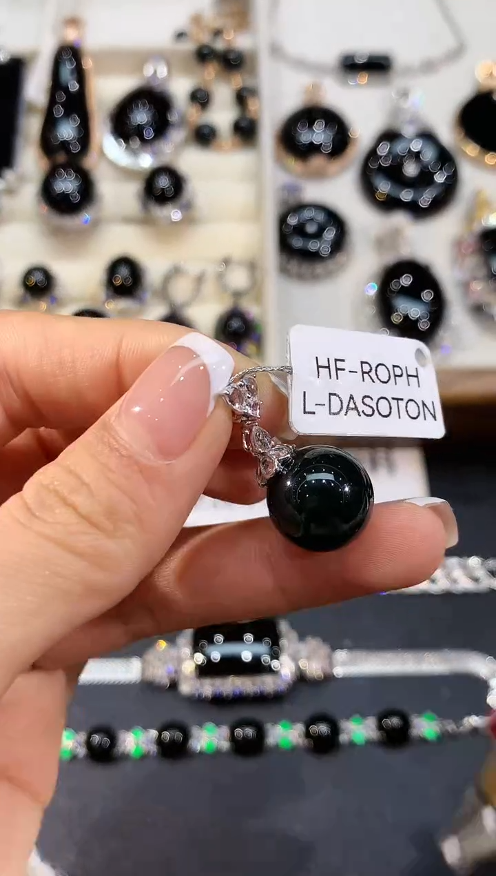 【闪购商品】翡翠吊坠(不含链)18K金镶嵌ZWB2766