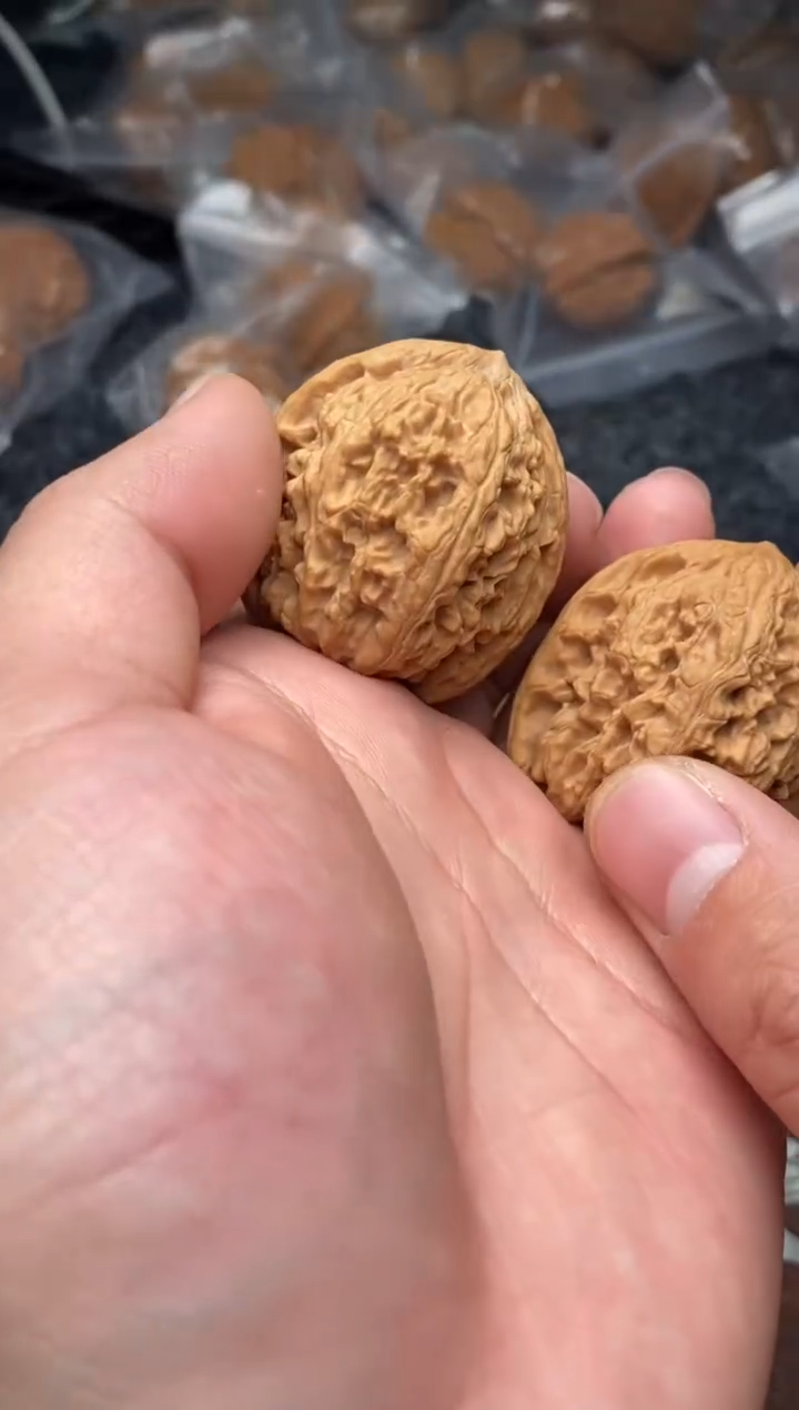 【闪购商品】文玩核桃把件G95号36尺牡丹