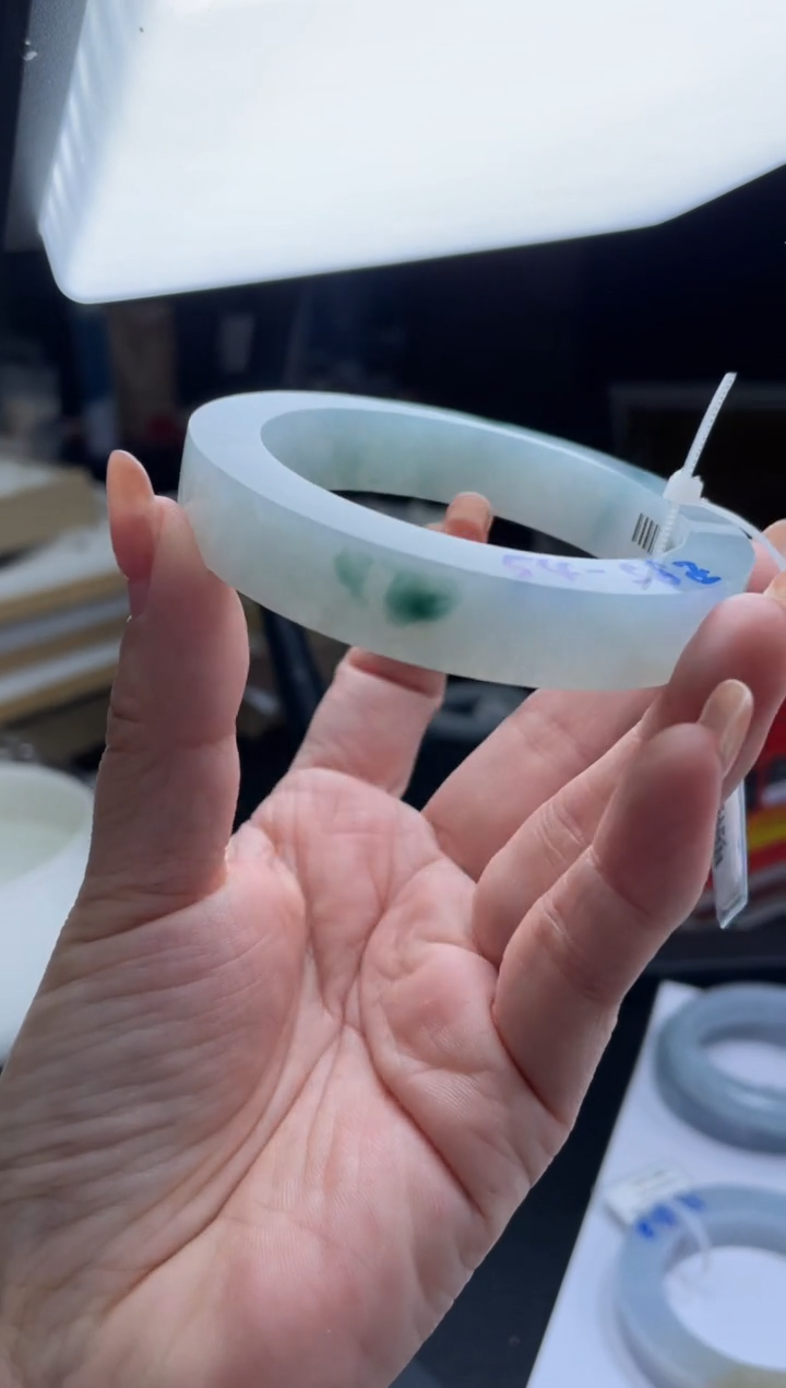 【闪购商品】定制翡翠手镯未镶嵌手镯DDH/发一件