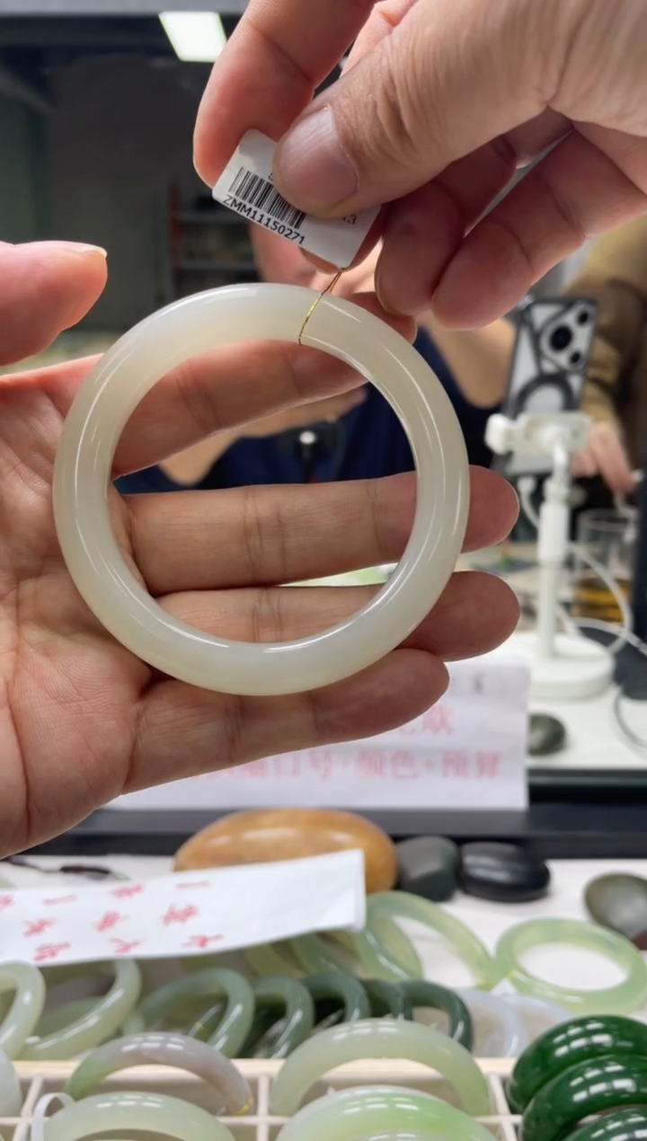 【闪购商品】和田玉手镯未镶嵌58-60圈口0271