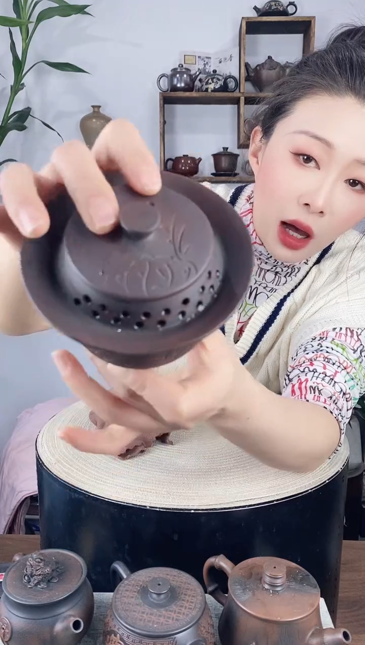 【闪购商品】壶瑕疵手抓壶《建水紫陶》477