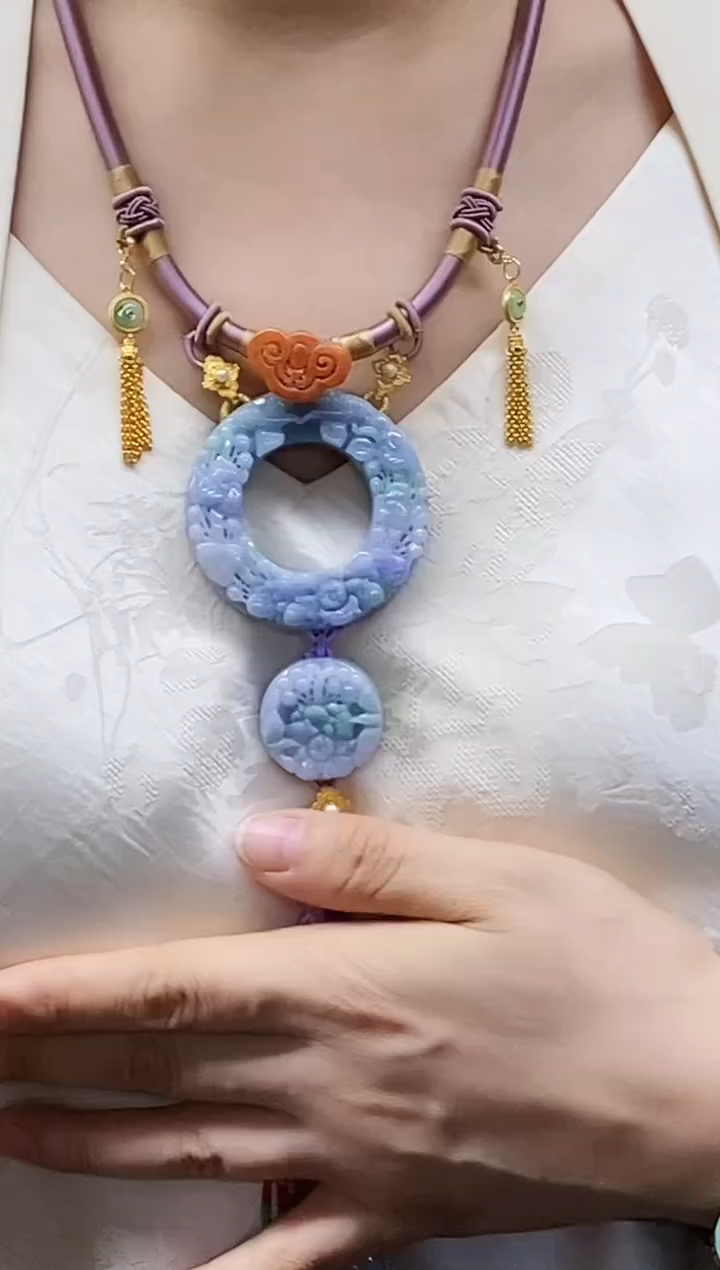 颈饰未镶嵌翡翠吊坠
